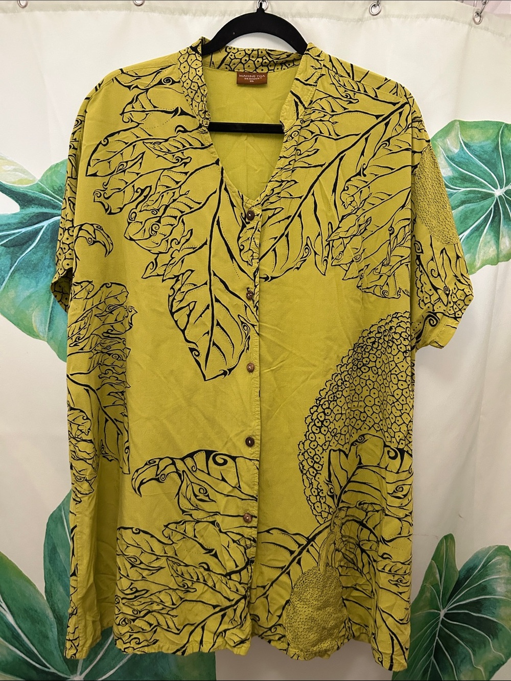 Womenʻs Wahine Toa Short-Sleeve Button Aloha Shirt - Lime Green
